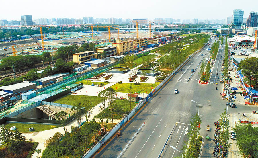 图为已经通车的解放大街和平路至中山路段.