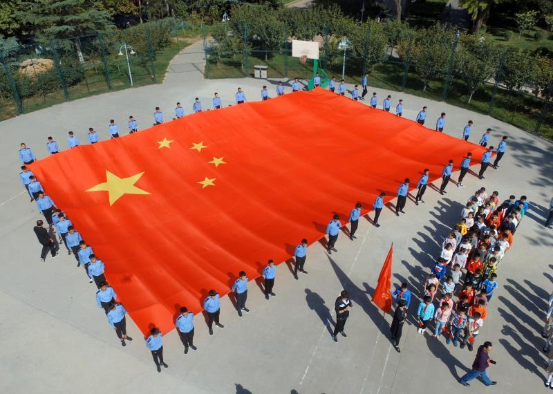 【五星红旗飘起来】多所学校报名争做"国旗学校"-2020-石家庄市人民