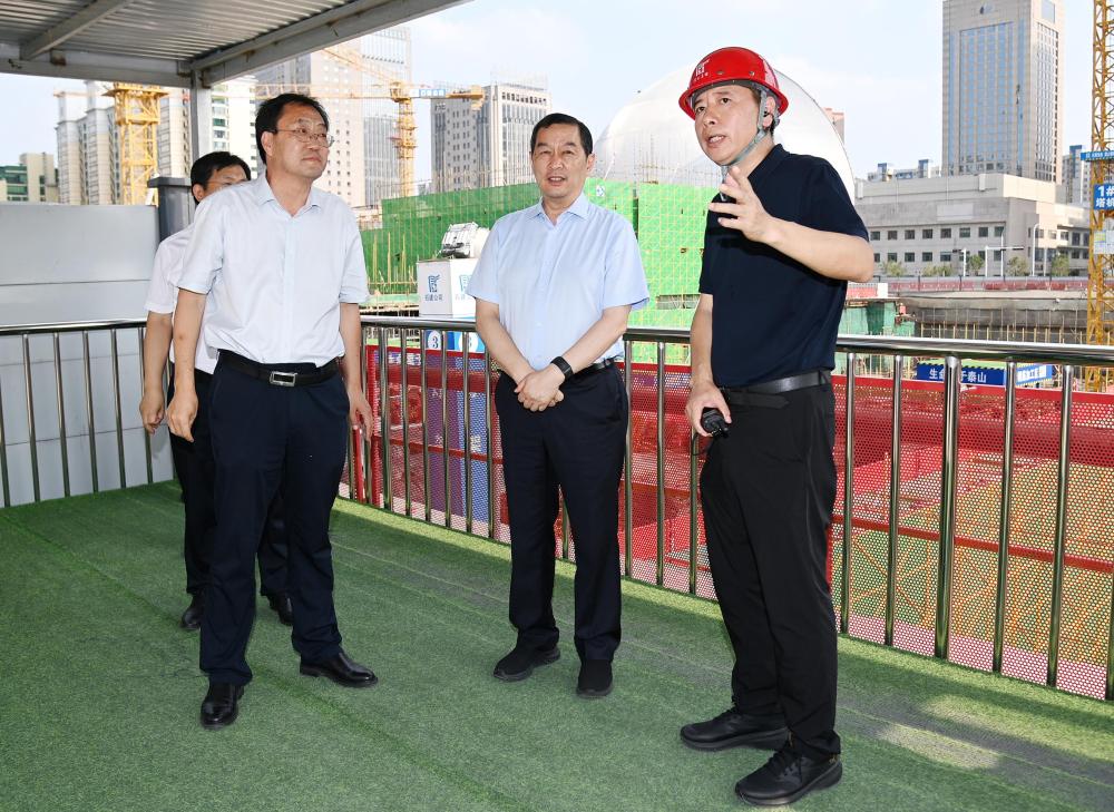 张超超调研检查城市防汛工作