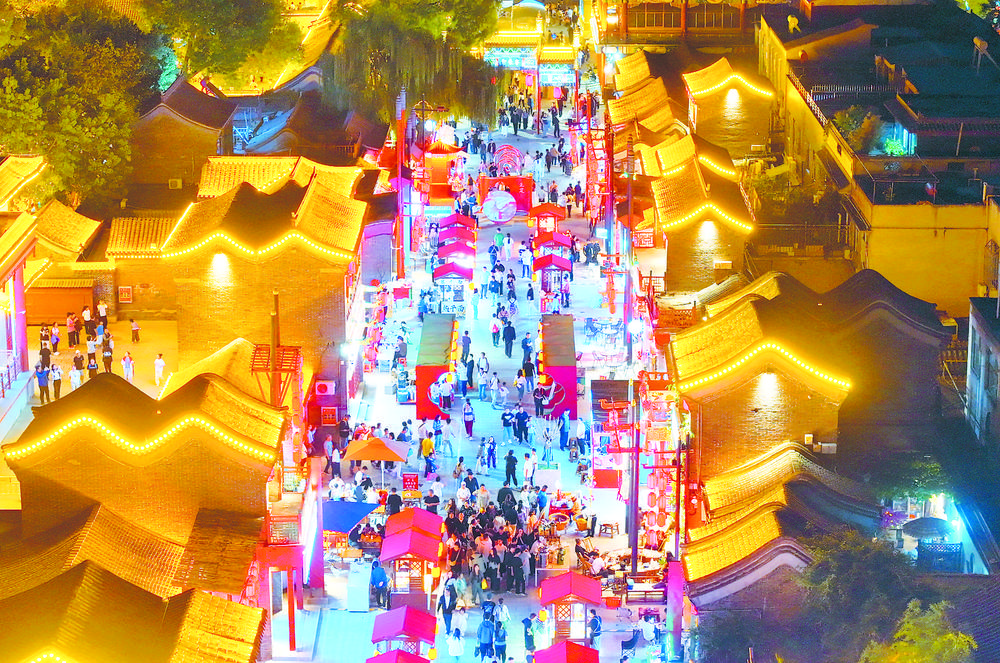 游客在正定古城享受文旅盛宴