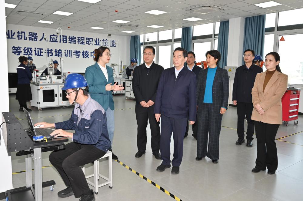 张超超到石家庄职业技术学院宣讲党的二十届四中全会精神